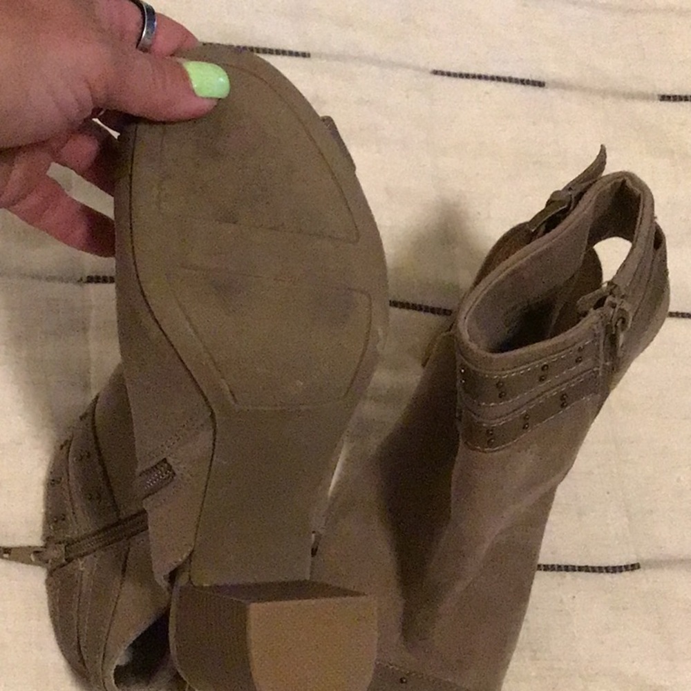 camel colored booties - Picture 4 of 4